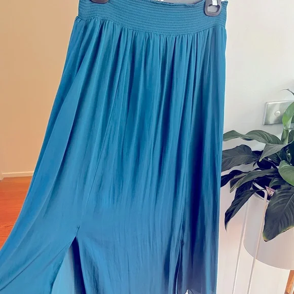 Witchery Midi Skirt - Picture 2 of 7